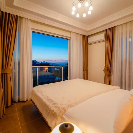 Vilă Fortuna , 5 Bedroom, Large Swimming Pool, Modern Design Oludeniz